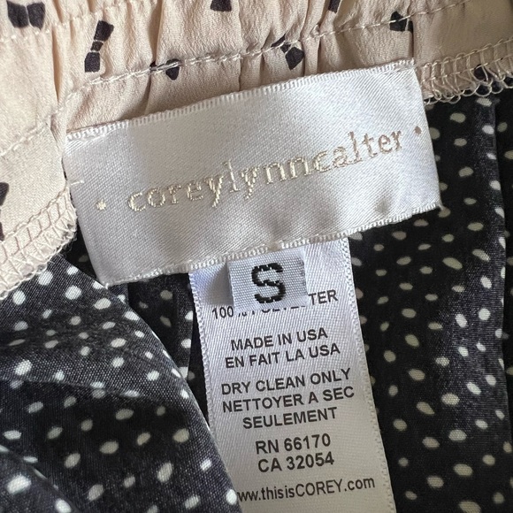 Anthropologie Corey Lynn Calter Black Bow Print Mini Skirt - Picture 5 of 10